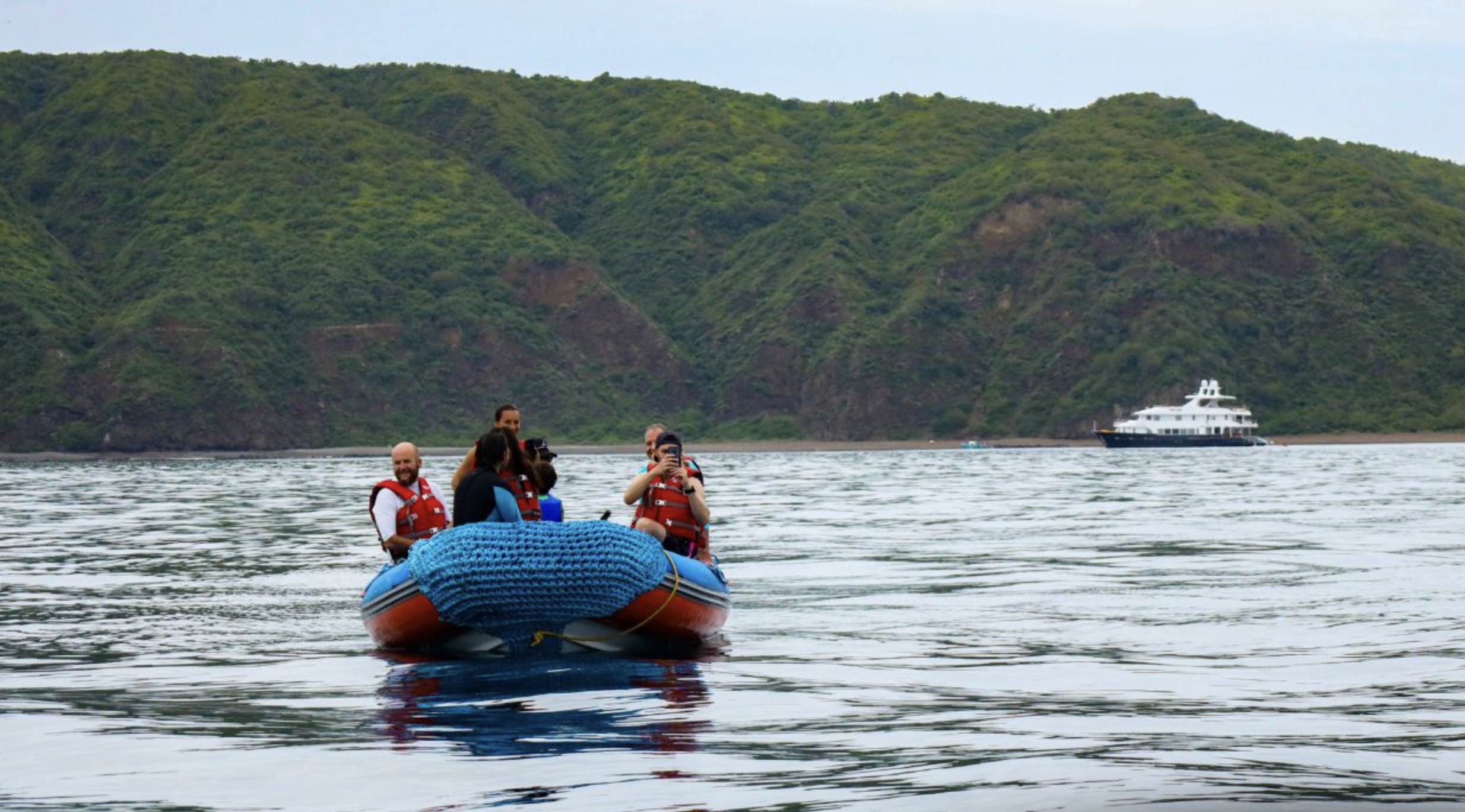 Groups of guest enjoying the afternoon in a lake - 6-Day Ecuador Coastal Experience - Rebecca Adventure Travel